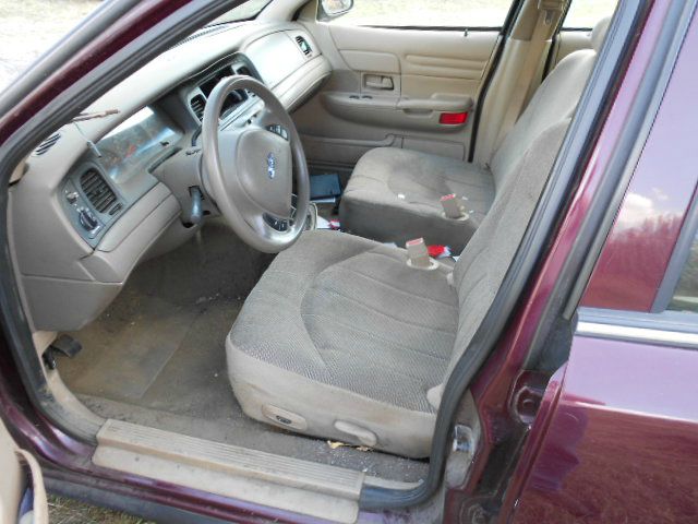 Ford Crown Victoria 2002 photo 4