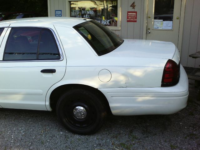 Ford Crown Victoria 2003 photo 4