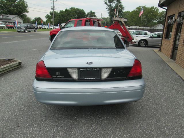 Ford Crown Victoria 2003 photo 1