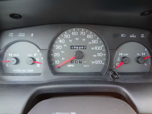 Ford Crown Victoria 2003 photo 7