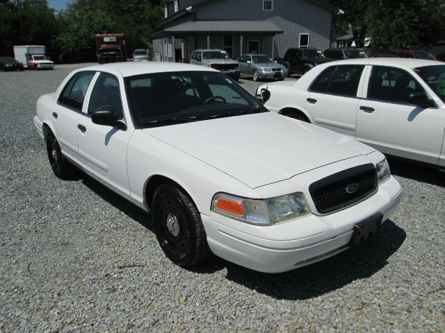 Ford Crown Victoria 2003 photo 3