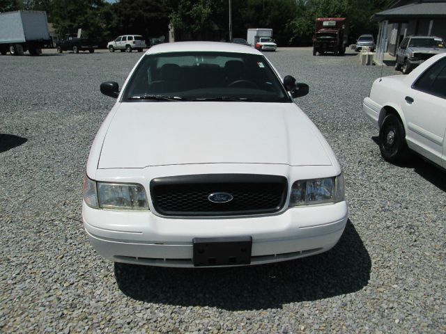 Ford Crown Victoria 2003 photo 4