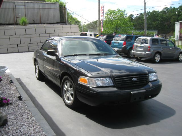 Ford Crown Victoria 2003 photo 3