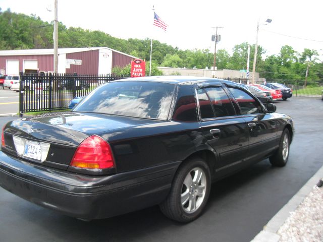 Ford Crown Victoria 2003 photo 4