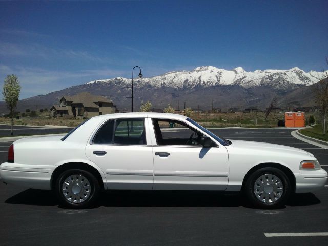 Ford Crown Victoria 2003 photo 1