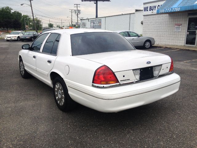 Ford Crown Victoria 2003 photo 8