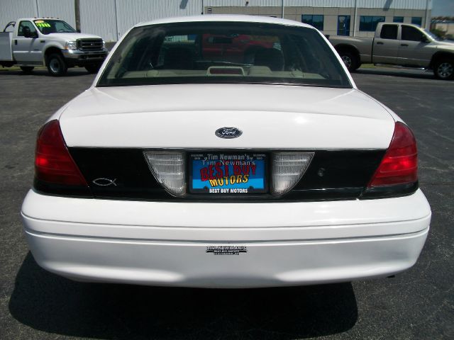 Ford Crown Victoria 2004 photo 1