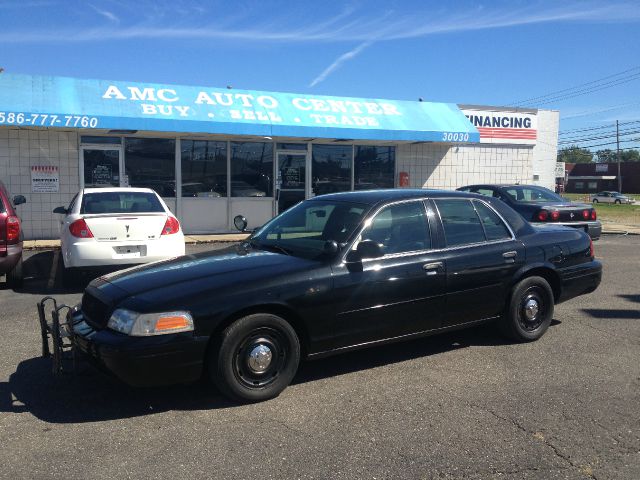 Ford Crown Victoria 2004 photo 0