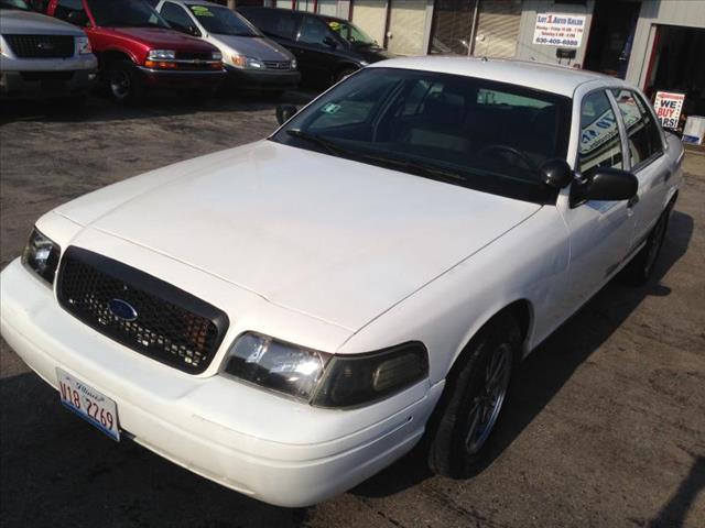 Ford Crown Victoria 2004 photo 4