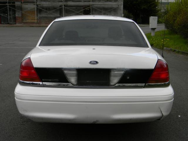 Ford Crown Victoria 2005 photo 3