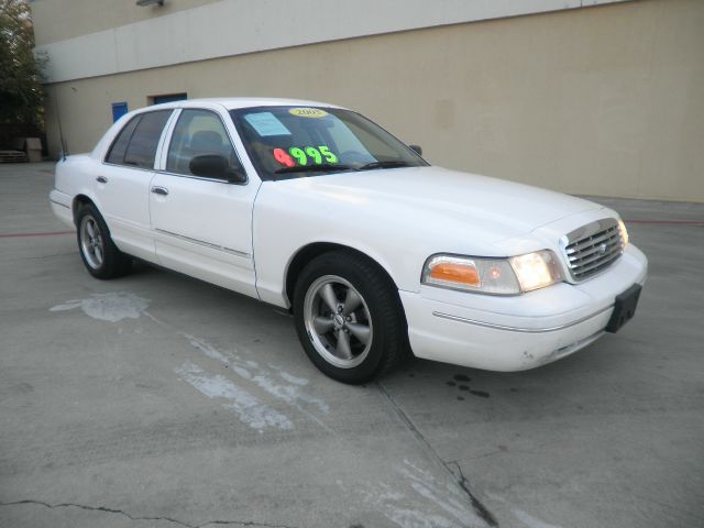 Ford Crown Victoria 2005 photo 4
