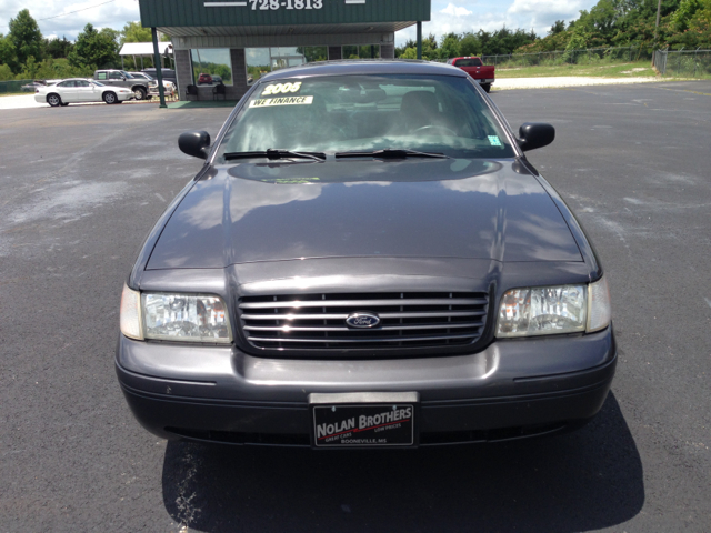 Ford Crown Victoria 2005 photo 4