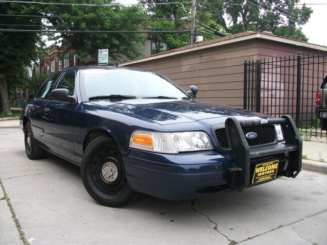 Ford Crown Victoria 2005 photo 2