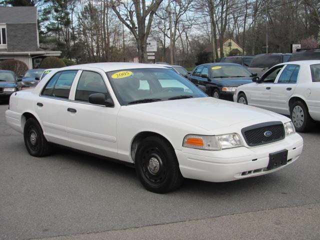 Ford Crown Victoria Grand Caravan SE Sedan