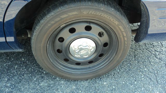 Ford Crown Victoria Luxury Sedan