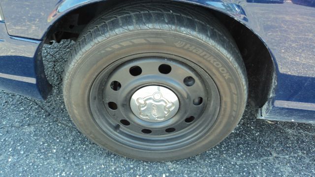 Ford Crown Victoria 2006 photo 1