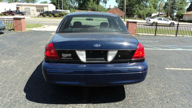 Ford Crown Victoria 2006 photo 15