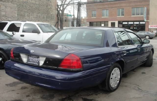 Ford Crown Victoria 2006 photo 2