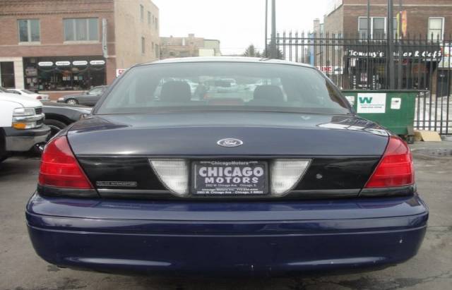 Ford Crown Victoria 2006 photo 3