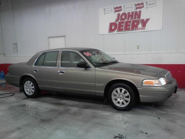 Ford Crown Victoria 4dr Sdn Man S Sedan