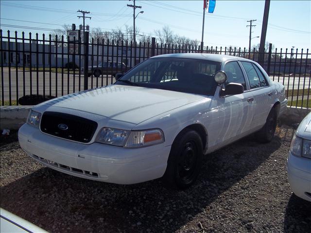 Ford Crown Victoria Base Sedan