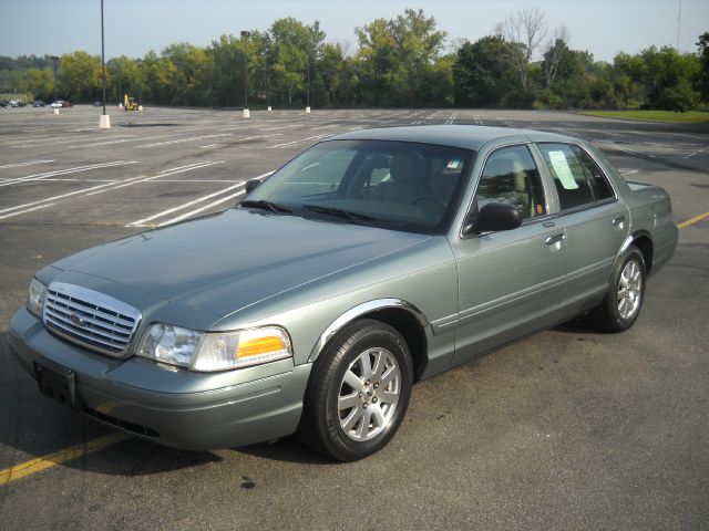 Ford Crown Victoria 2006 photo 4