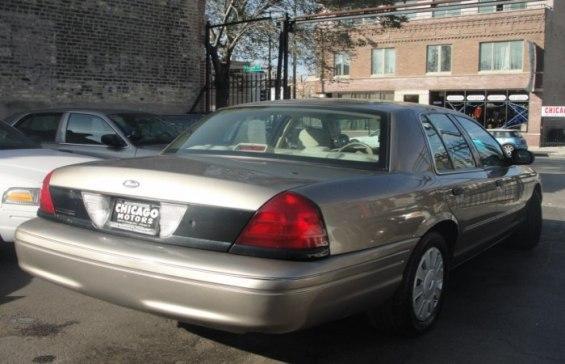 Ford Crown Victoria 2006 photo 2