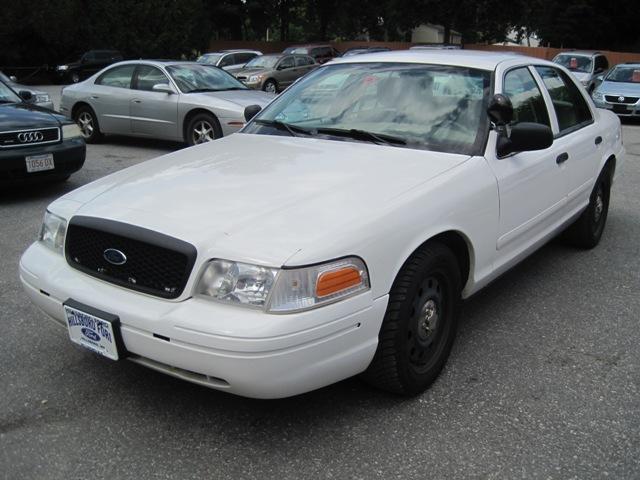 Ford Crown Victoria 2006 photo 2