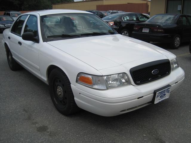 Ford Crown Victoria Base Sedan