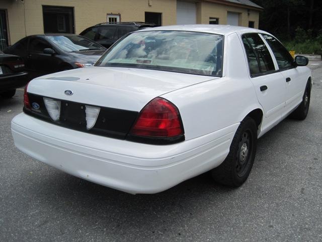 Ford Crown Victoria 2006 photo 1