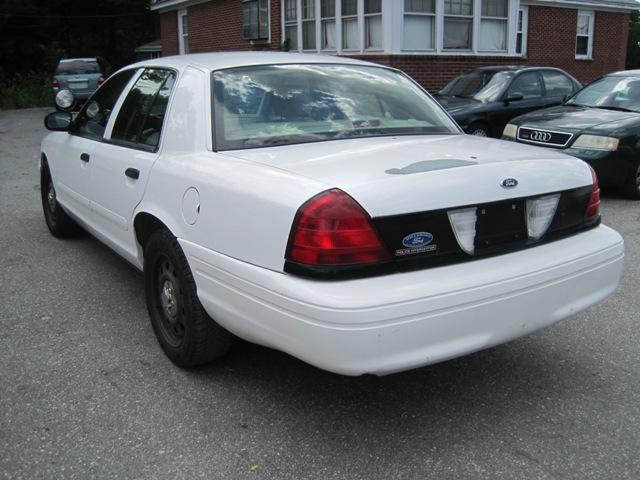 Ford Crown Victoria 2006 photo 4