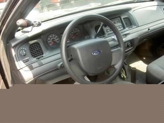 Ford Crown Victoria Base Sedan