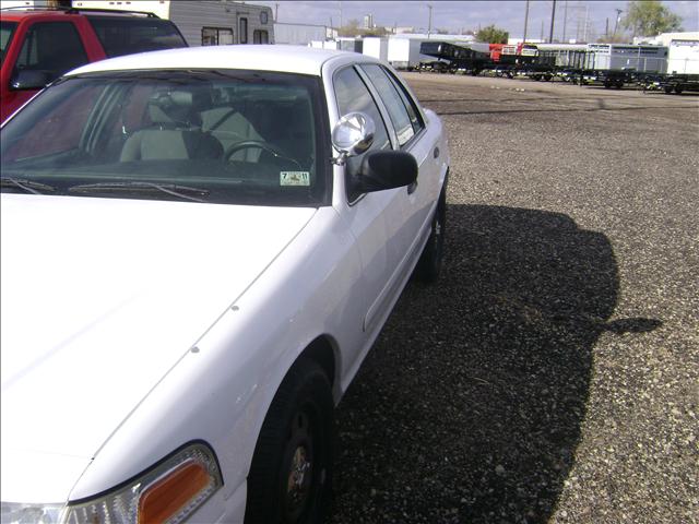 Ford Crown Victoria 2006 photo 4