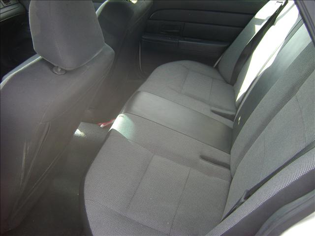 Ford Crown Victoria 2006 photo 5