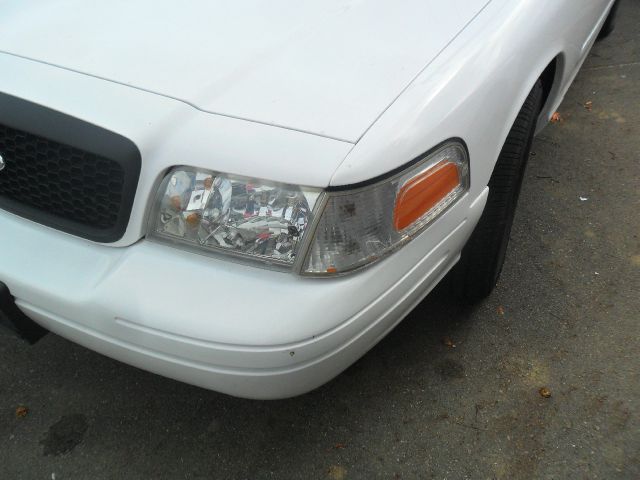 Ford Crown Victoria 2006 photo 2