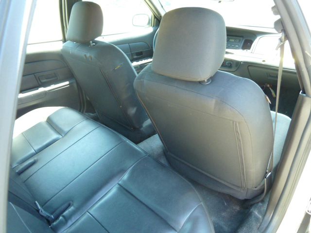 Ford Crown Victoria 2006 photo 16