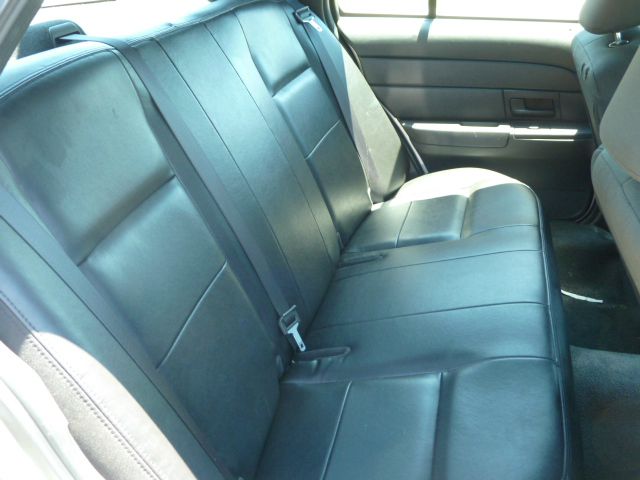Ford Crown Victoria 2006 photo 18