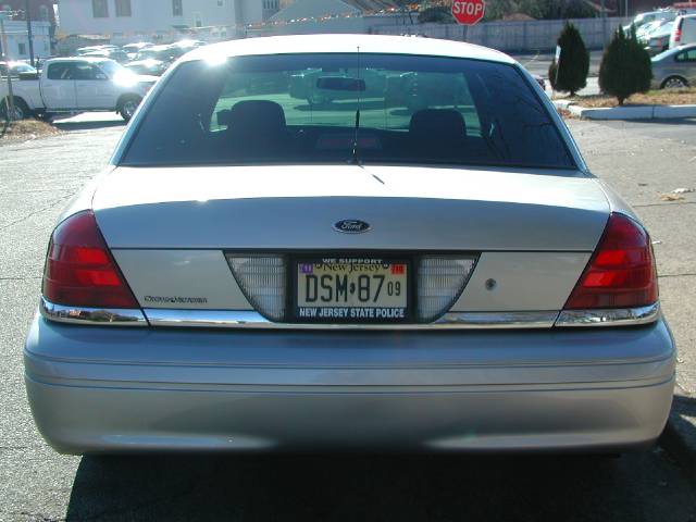 Ford Crown Victoria 2006 photo 2