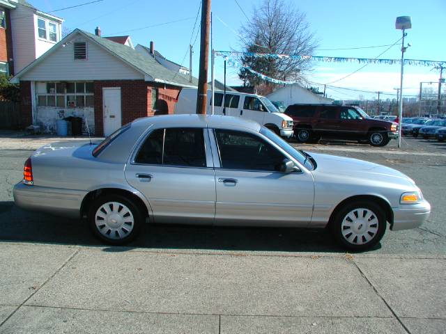 Ford Crown Victoria 2006 photo 1