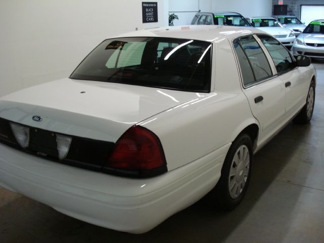 Ford Crown Victoria 2007 photo 3