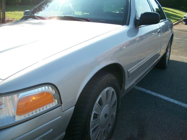 Ford Crown Victoria 2007 photo 3