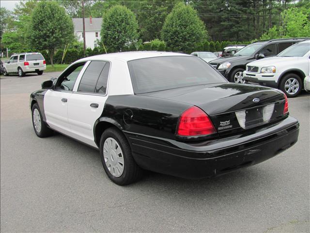 Ford Crown Victoria 2007 photo 3