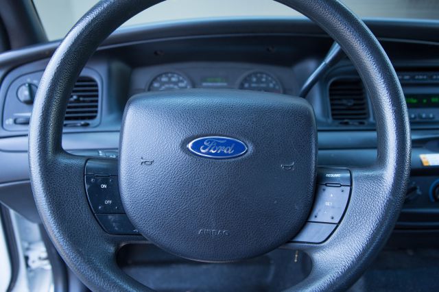 Ford Crown Victoria 2007 photo 2
