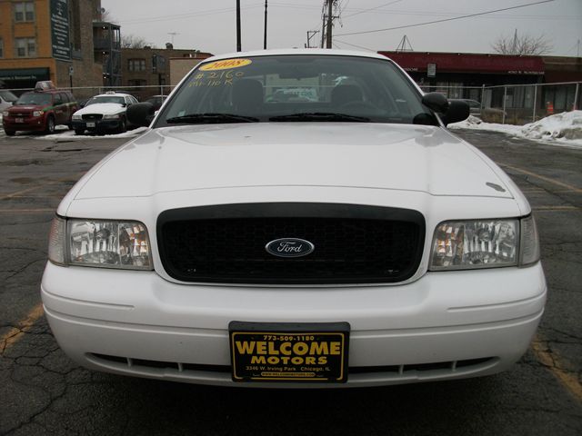 Ford Crown Victoria 2008 photo 2