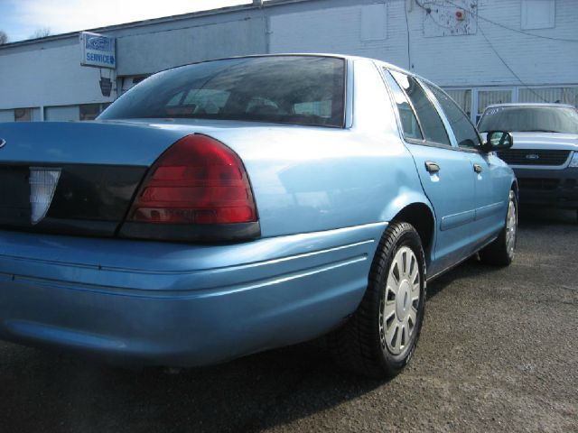 Ford Crown Victoria 2008 photo 2