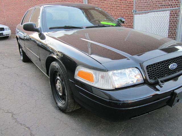 Ford Crown Victoria 2008 photo 4