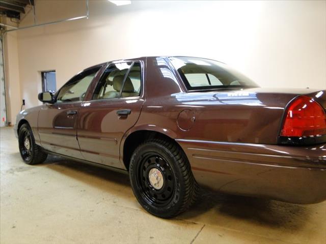 Ford Crown Victoria 2008 photo 28