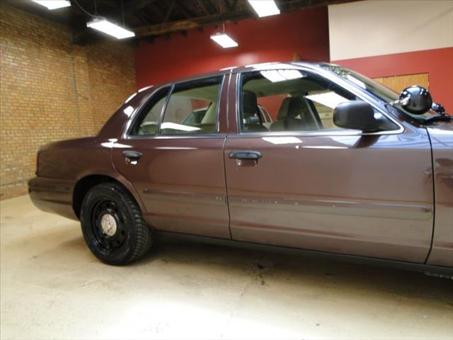 Ford Crown Victoria 2008 photo 33