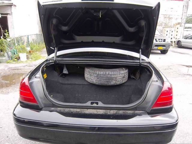 Ford Crown Victoria 2008 photo 11