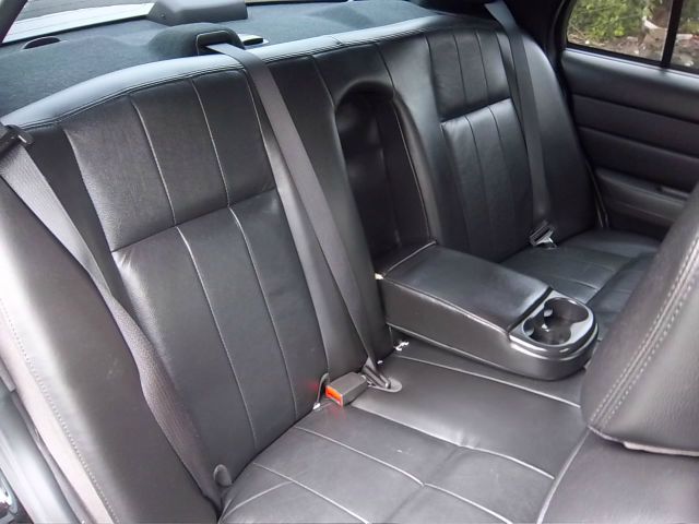 Ford Crown Victoria 2008 photo 12